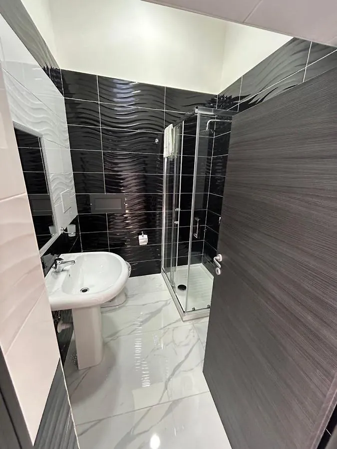 Luigi Luxury Suite Napoli 0*,