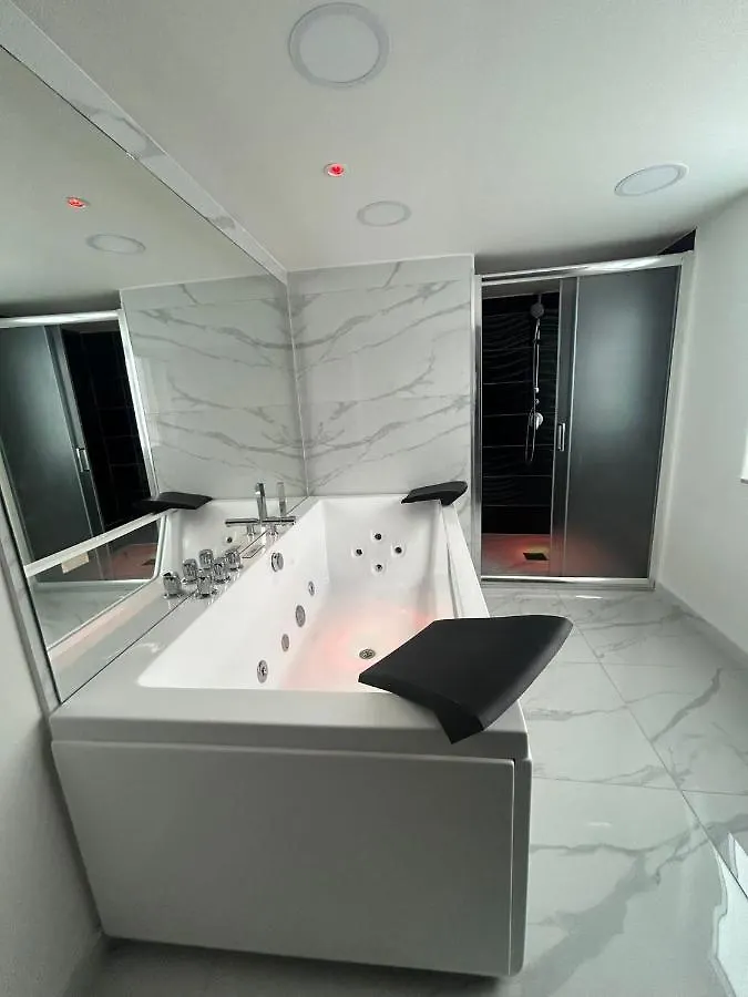 Luigi Luxury Suite Naples