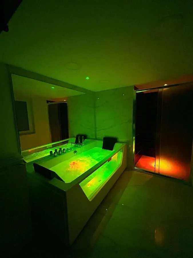 Luigi Luxury Suite Naples Italy