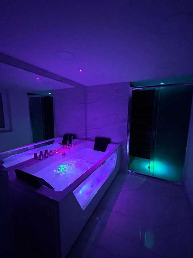 Luigi Luxury Suite Naples