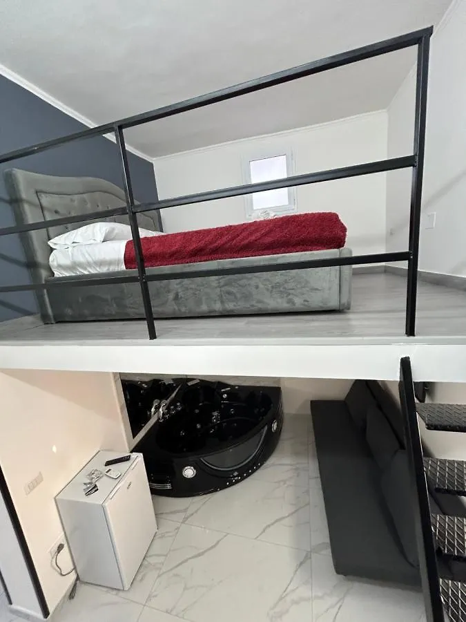 Luigi Luxury Suite Napoli 0*,  Italia