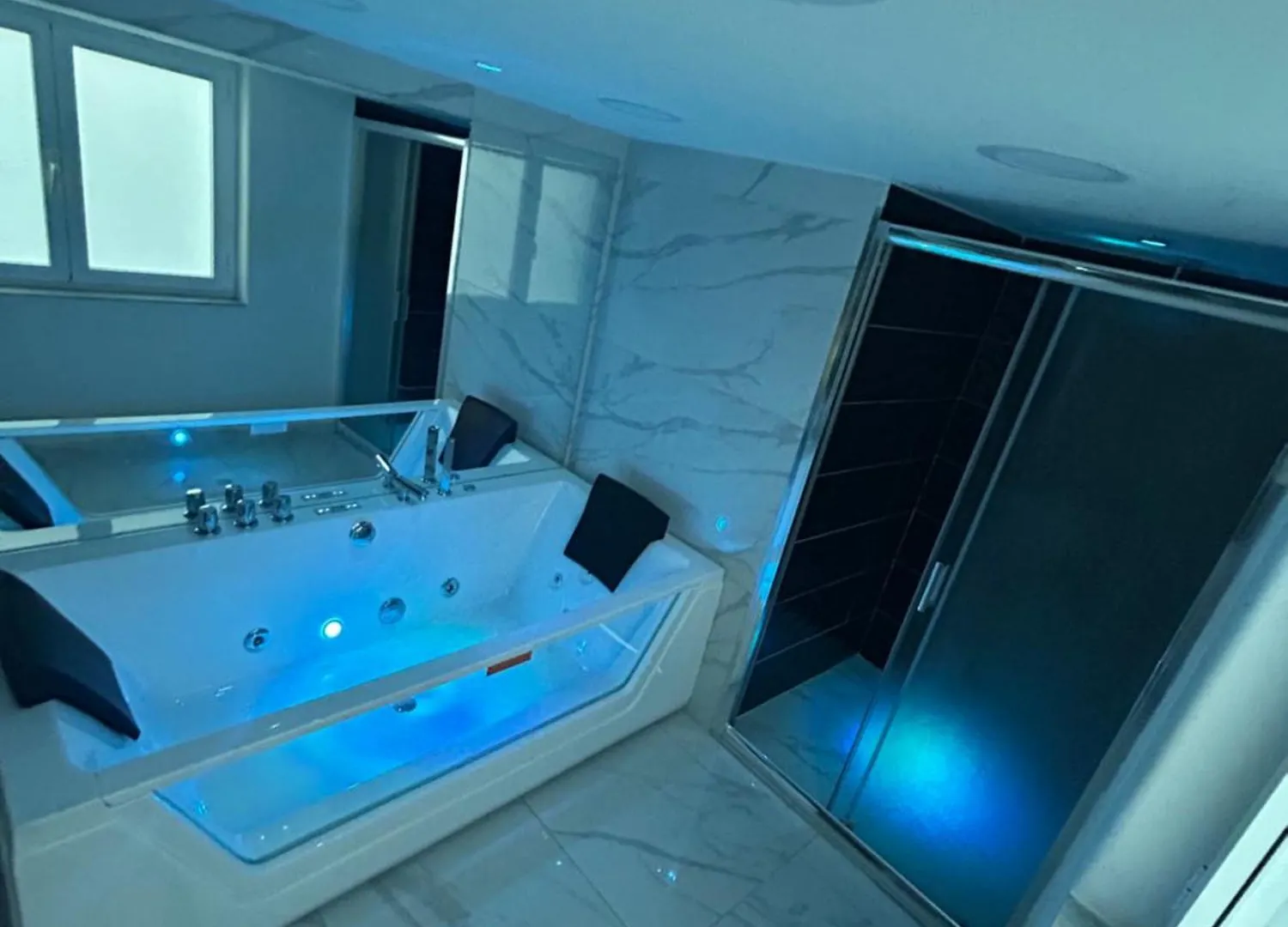 Luigi Luxury Suite Naples 0*,  Italy